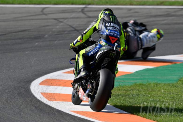 MotoGP 2020 Joan Mir dat tay len ngoi vo dich voi chien thang dau tien - 8