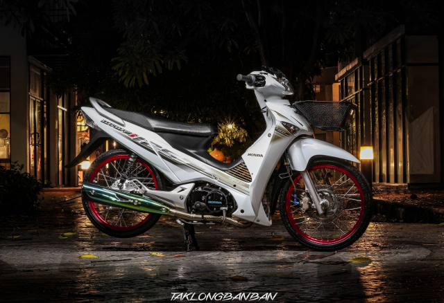 Wave 125i khoe dang sieu ngau trong dem - 10