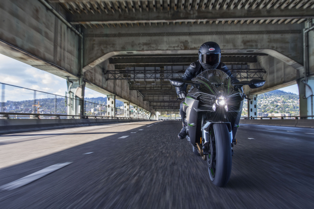 Kawasaki Ninja H2 Carbon ra mat tai Viet Nam voi gia khoang 13 ty Dong - 5