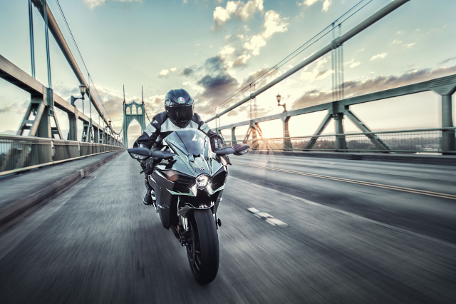 Kawasaki Ninja H2 Carbon ra mat tai Viet Nam voi gia khoang 13 ty Dong - 3