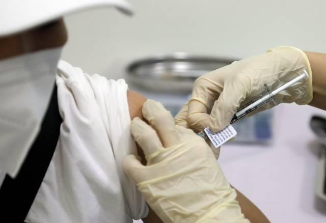 Truong hop nen tiem them mui vaccine phong Covid19 thu 3 - 2
