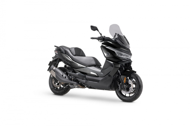 Voge Sfida SR4 Mau xe tay ga 350cc dep va nhieu tinh nang - 4