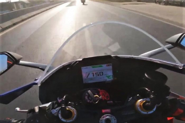YouTuber phong moto 150 kmh tren QL1A noi dong ho xe bi loi