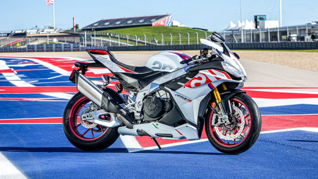 Phien ban dac biet cua Aprilia RSV4 Factory 2023 va Tuono Factory 2023 xuat hien tai COTA - 6
