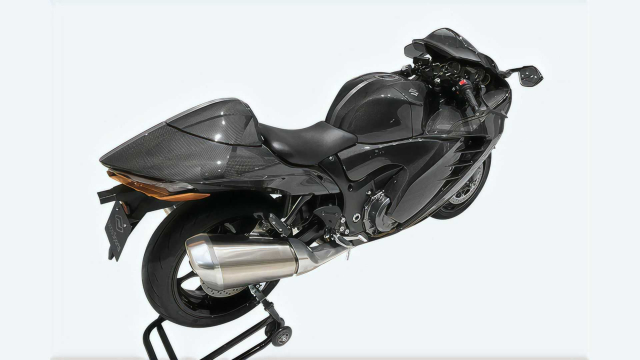Suzuki Hayabusa dau tien duoc trang bi bo body kit carbon kho - 6 Suzuki Hayabusa dau tien duoc trang bi bo body kit carbon kho - 6