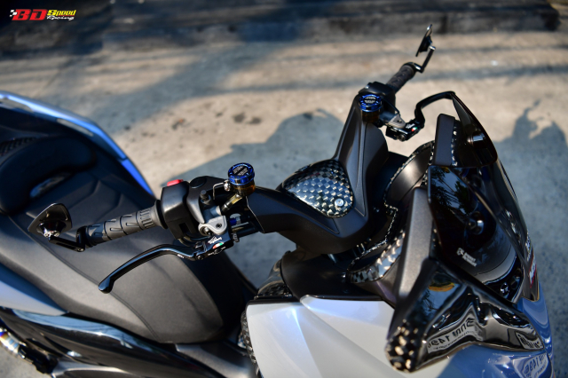Yamaha Xmax300 do van carbon co mot khong hai - 4 Yamaha Xmax300 do van carbon co mot khong hai - 4