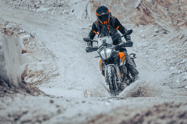 KTM 390 Adventure 2023 ra mat phien ban banh cam va he thong treo co the dieu chinh - 6