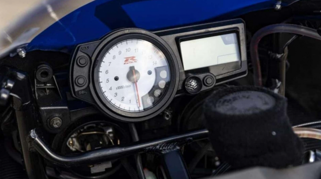 Team Classic Suzuki tiet lo chiec xe dua GSXR1000 K1 dang kinh ngac - 5 Team Classic Suzuki tiet lo chiec xe dua GSXR1000 K1 dang kinh ngac - 5