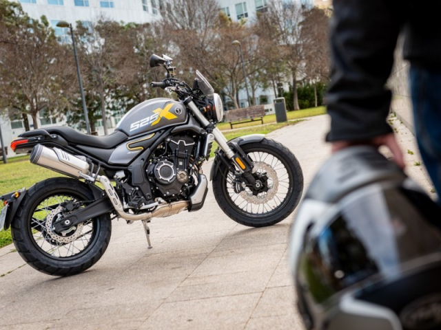 Voge 525 ACX Scrambler ra mat thi truong Chau Au - 3 Voge 525 ACX Scrambler ra mat thi truong Chau Au - 3