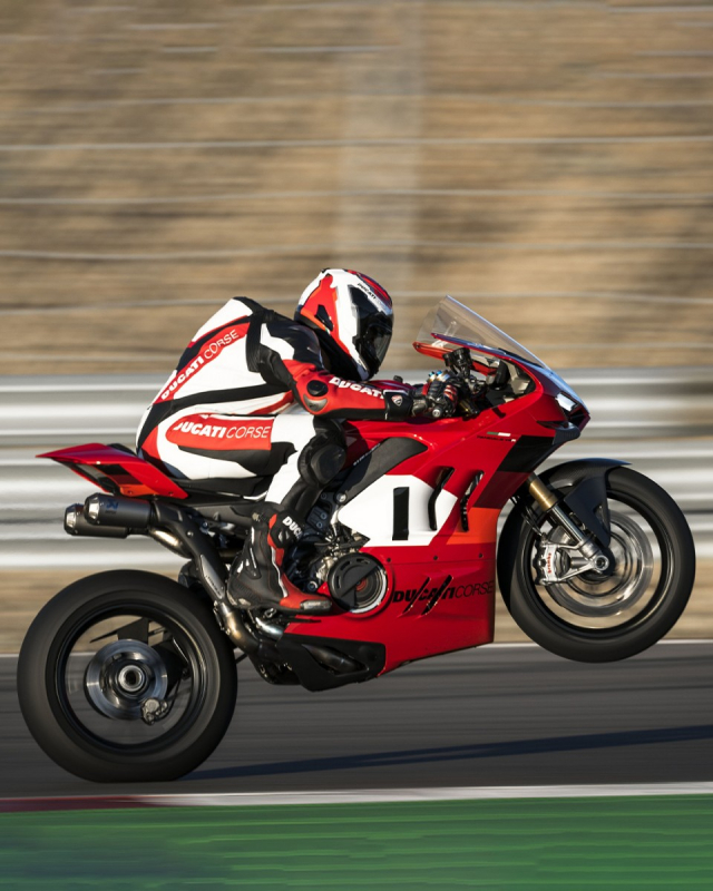 Ducati ra mat Panigale V4 R tai An Do voi gia gan 2 ty dong - 4