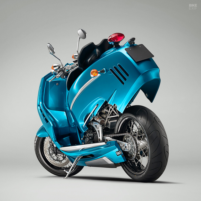 PiperMoto J Sieu xe tay ga so huu toc do 200 kmh voi dong co KTM 690 - 4