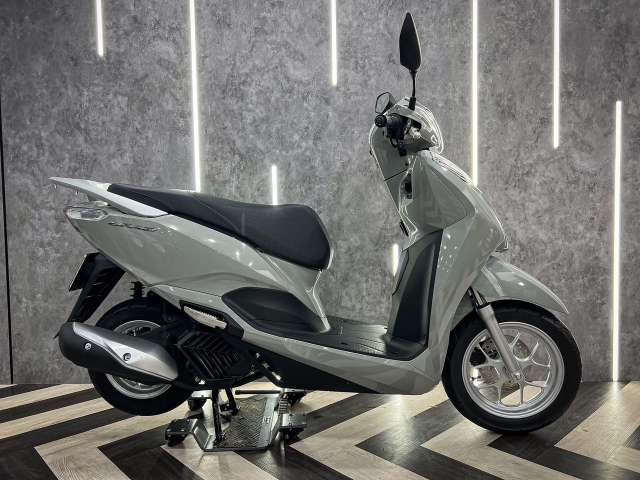 Honda Lead co gia moi nhat chi hon 38 trieu dong