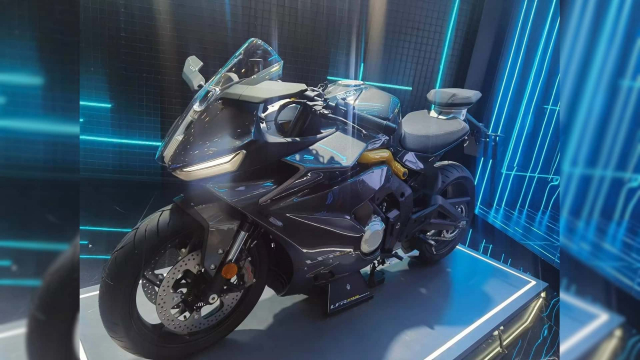 Nha san xuat Trung Quoc Benda ra mat LFR 700 Sportbike