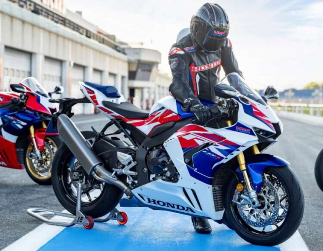 Ra mat Honda CBR1000RRR 30th Anniversary Edition tai Malaysia