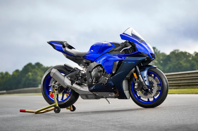 Yamaha YZFR1 se ky niem 25 nam thanh lap tai Mugello