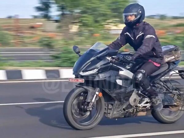 Aprilia RS440 tiep tuc thu nghiem tren duong pho An Do