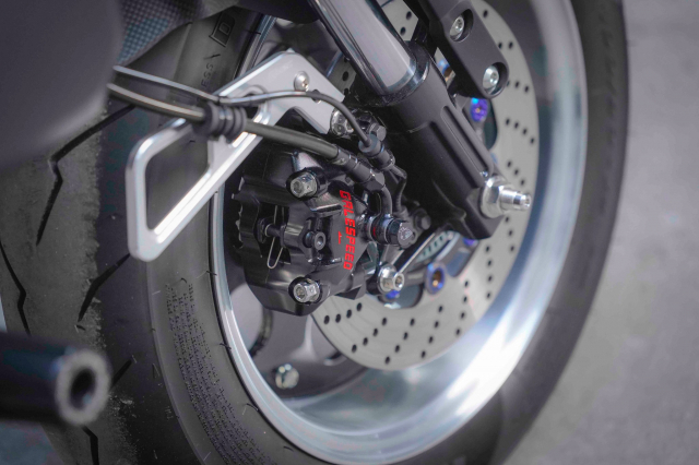 Can canh Monkey 125 do bo gap ngau nhu xe dua MotoGP - 10 Can canh Monkey 125 do bo gap ngau nhu xe dua MotoGP - 10
