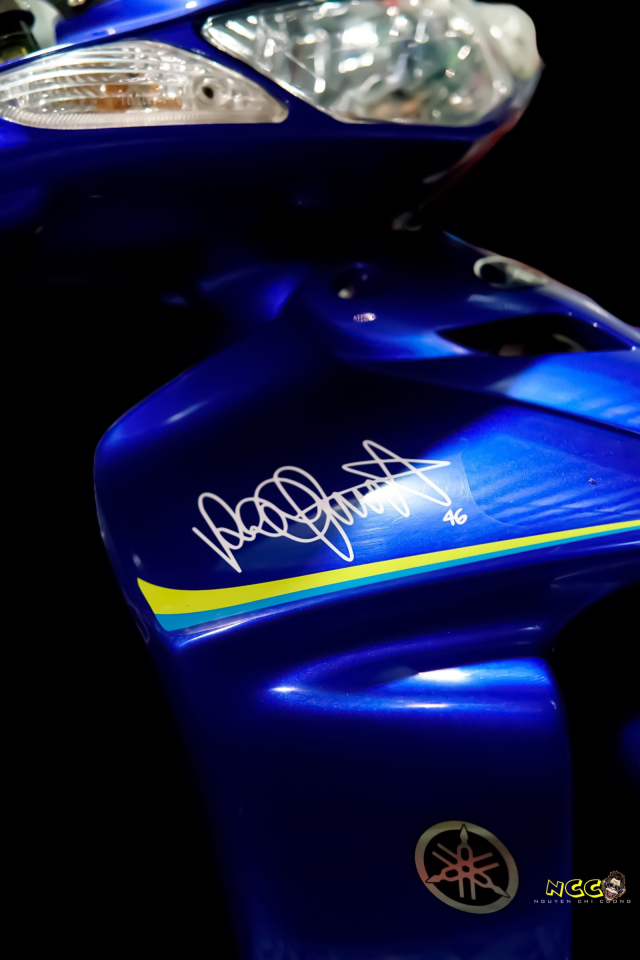 bom tấn yaz 125 sở hữu bộ áo valentino rossi 19 năm tuổi kịch độc
