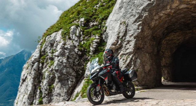 Ducati giới thiệu multistrada v4 s grand tour 2024 với travel tech galore