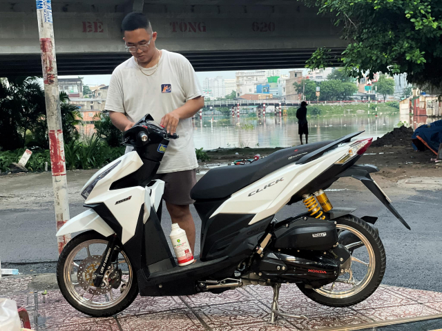 Da bao lau roi ban khong thay dau thang cho xe cua minh