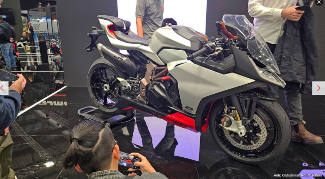 QJMotor SRK 900 RR va SRK 1000 RC trinh lang su dung cong nghe cua MV Agusta