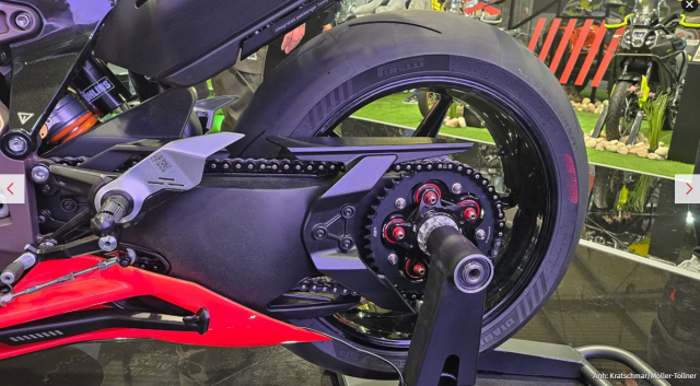 QJMotor SRK 900 RR va SRK 1000 RC trinh lang su dung cong nghe cua MV Agusta - 10