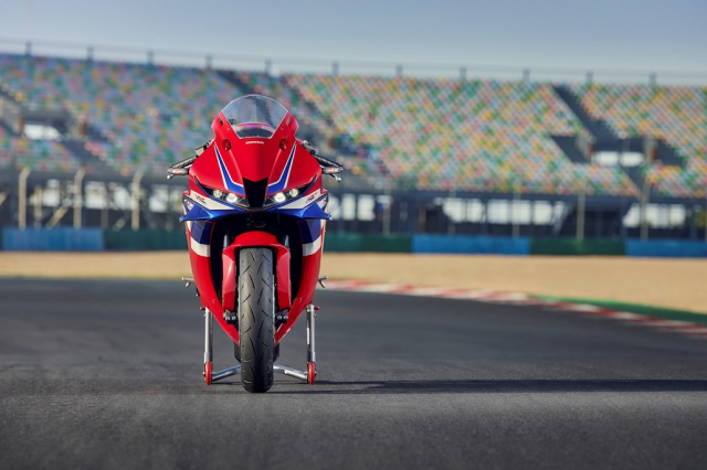 Honda CBR600RR sap quay tro lai sau 6 nam gian doan - 8