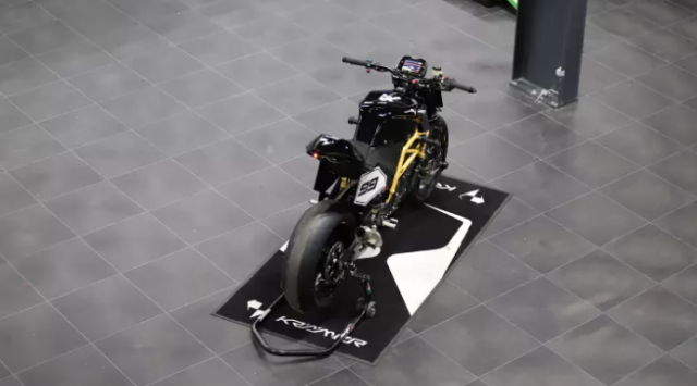 Khi cai ac duoc len ngoi trong ban do cuc chat cua Kramer Motorcycles - 4