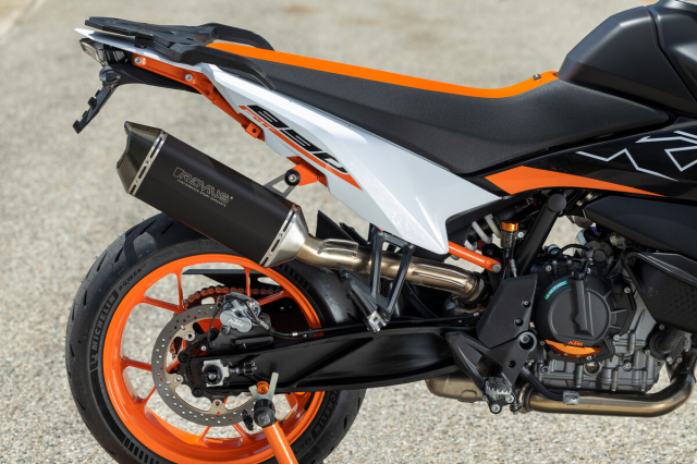 KTM 890 SMT 2024 chuan bi ra mat tai Malaysia voi so luong gioi han chi 8 chiec - 10