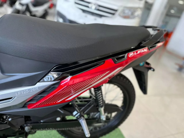 Ke gat gio PG1 mang ten Lifan Cub ADV 125 gay soc voi ngoai hinh tao bao - 18