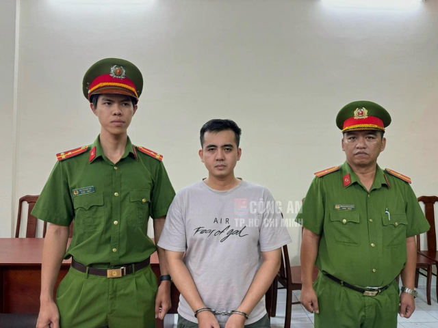 Triet pha duong day lua dao chiem doat tai san trong cong tac dang ky cap bien so xe - 6