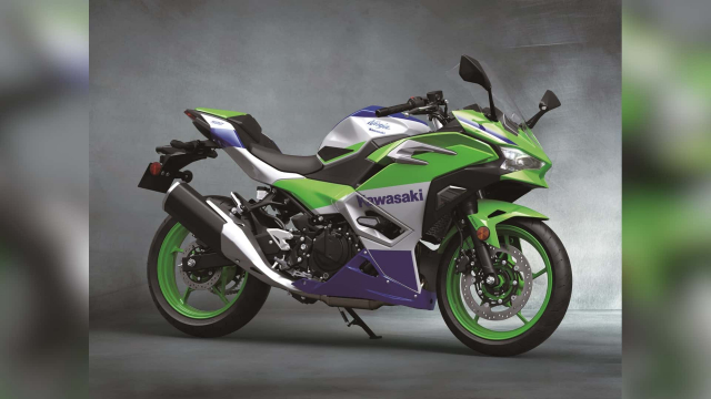 Kawasaki Ninja 500 phien ban ky niem 40 nam ra mat thi truong
