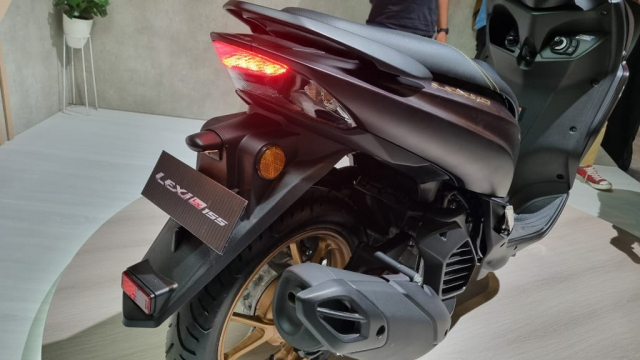 Lexi 155 2024 duoc Yamaha tung ra gay soc boi ngoai hinh co bap luc luong - 6