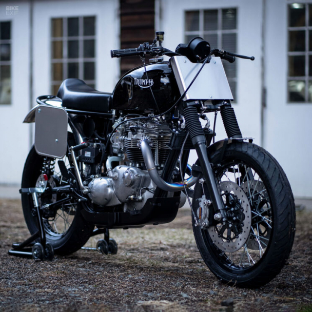 Một chiếc xe đua triumph t140 lấy cảm hứng từ tr6 của steve mcqueen