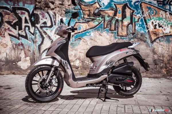 Can canh Daytona Trevis 125 den tu Y so huu dan chan hai dia dang mo uoc - 10
