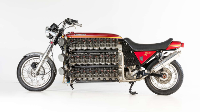 Chiec Kawasaki Two Stroke do 48 xilanh sap duoc rao ban - 6