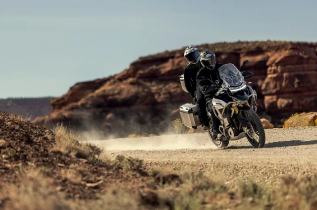 Triumph Tiger 1200 GT Explorer va Rally Explorer 2024 chinh thuc ra mat - 4
