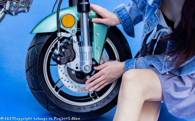 Awak AK11 2024 so huu ngoai hinh nhu mot khau sung xung tam voi ten goi