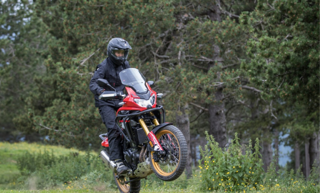 Rieju Aventura 500 mau Adventure hang trung hoan toan moi vua ra mat - 6