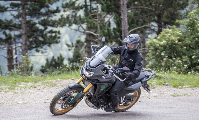 Rieju Aventura 500 mau Adventure hang trung hoan toan moi vua ra mat - 8