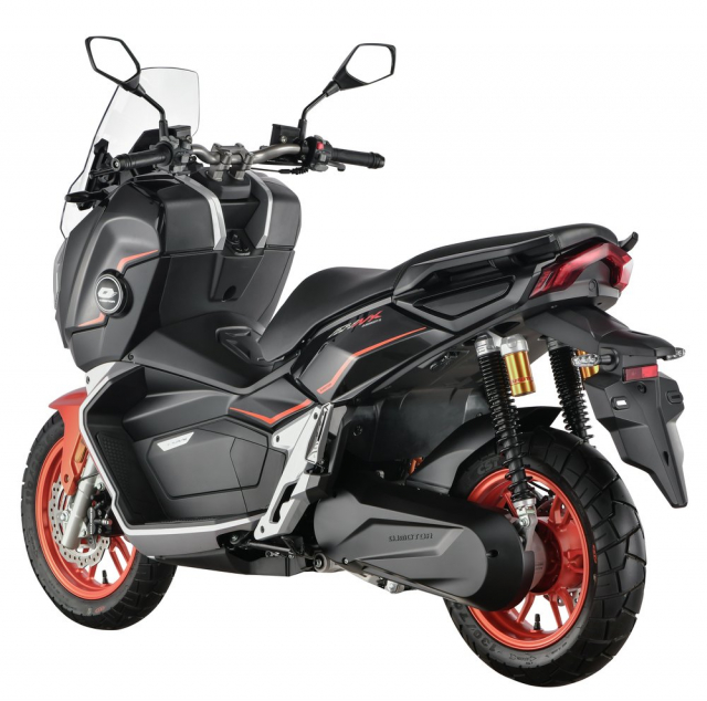 ADV160 phien ban xe dien lo dien co xuat xu tu Trung Quoc - 6