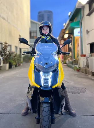 MBY MR150 mot ban sao khac cua Honda ADV160 nhung an dut ve cong nghe va gia ban - 4