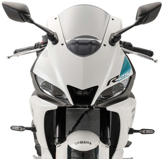Yamaha R25 2024 ra mat mau moi tai thi truong cho Malaysia