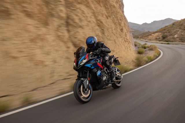 BMW M1000XR Competition ra mat voi gia hon 1 ty dong