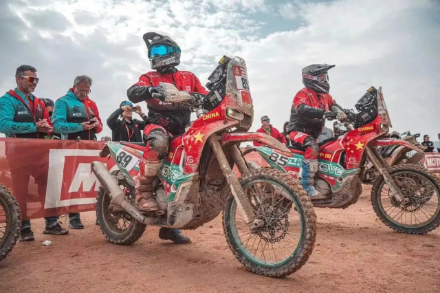 Kove 450 Rally mang phong cach mo to Dakar da co mat tai VN voi gia hon 260 trieu dong - 6