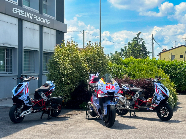 Italjet sap ra mat phien ban Gresini Dragster lay cam hung xe dua Ducati Desmosedici GP23 - 4