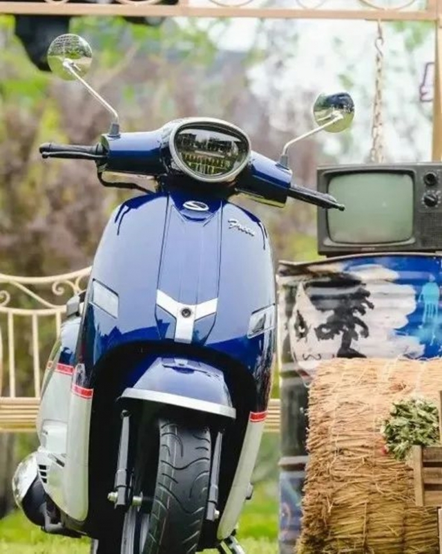 Chi tiet Aurora 150 2025 Gia ngang ngua Vario 160 nhung lai an dut ve mat trang bi - 10