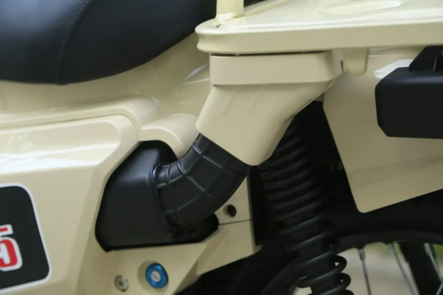 Chi tiet Crosser 125 2025 Mau xe khien ai cung nham lan voi Honda CT125 - 4