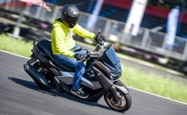 Cong nghe YECVT tren Yamaha NMAX Turbo con co the giup giam toc nhu xe con tay - 4