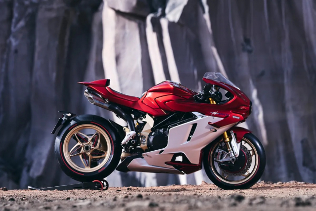 Co 2 ty dong chua chac so huu duoc MV Agusta Superveloce 1000 Serie Oro 2025